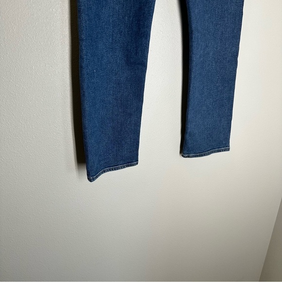 Levi’s Wedgie Straight Jeans High Waisted Button Fly Size 28 Women’s Medium Wash - Picture 8 of 11